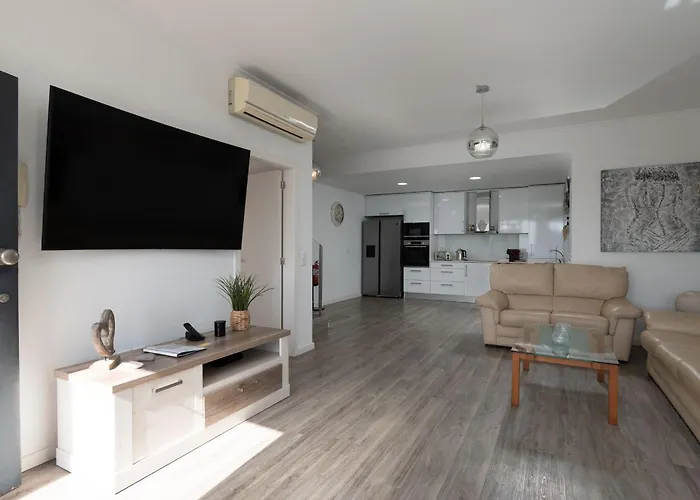 Liana By Lovelystay *