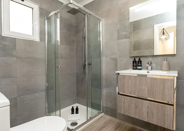 Liana By Lovelystay *